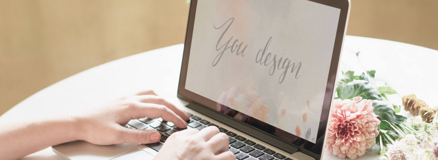 パソコンを操作している様子